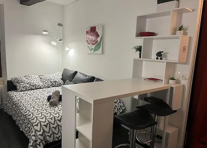 A 4 Mn De Grenette Hypercentre *