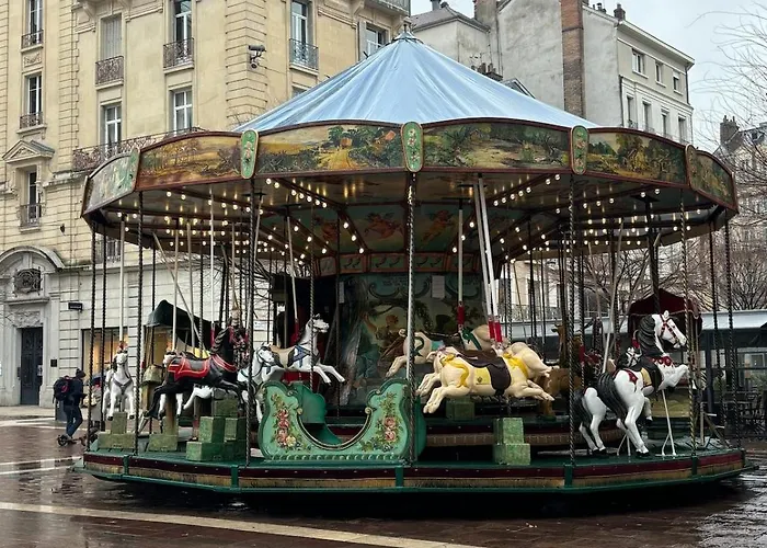 A 4 Mn De Grenette Hypercentre