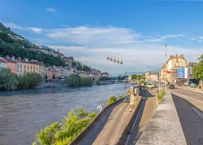 Lejlighed A 4 Mn De Grenette Hypercentre