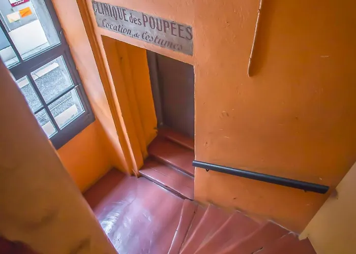 A 4 Mn De Grenette Hypercentre *