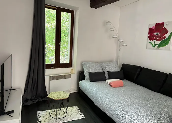 A 4 Mn De Grenette Hypercentre