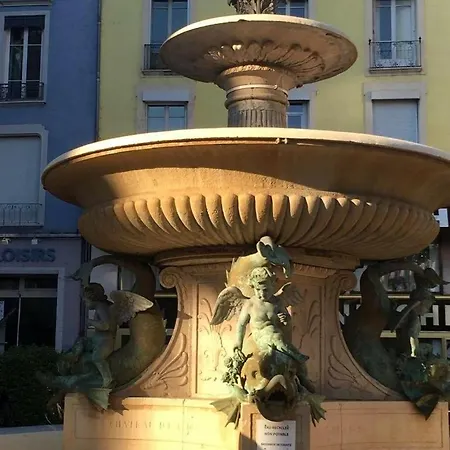 A 4 Mn De Grenette Hypercentre *